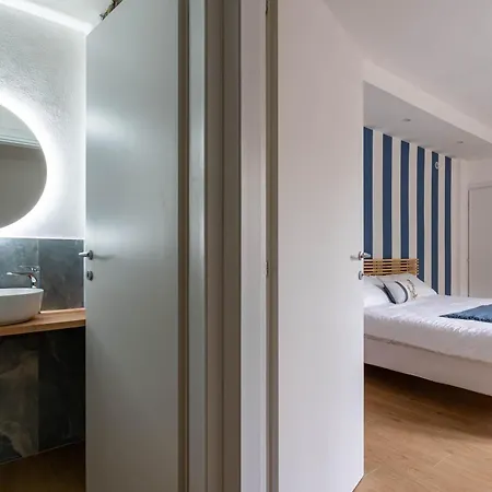 Chic Retreat - View - Self Checkin 3* Como