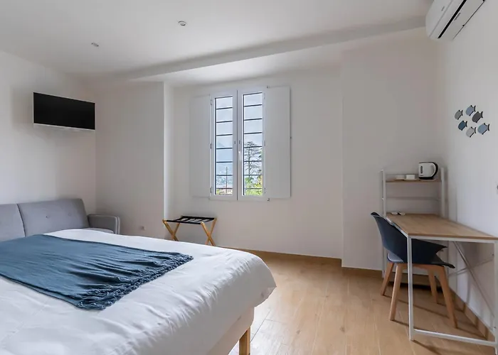 Гостевой дом Chic Retreat - View - Self Checkin 3*