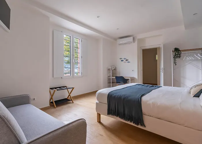 Chic Retreat - View - Self Checkin Πανσιόν