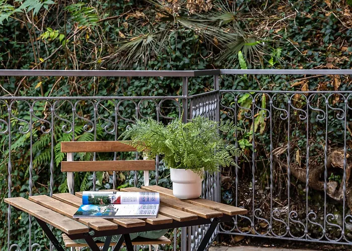 Chic Retreat - View - Self Checkin 3*