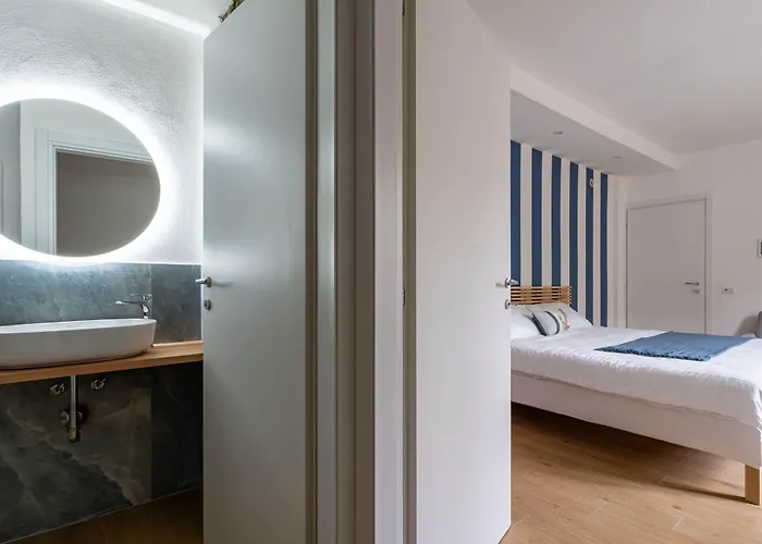 Chic Retreat - View - Self Checkin 3* Como